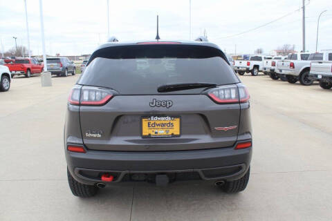 2022 Jeep Cherokee Trailhawk