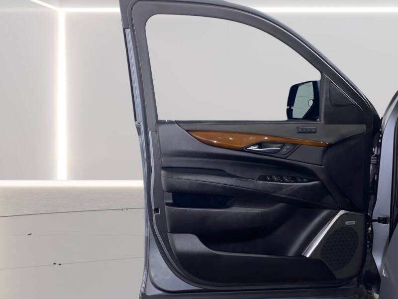 2020 Cadillac Escalade Luxury