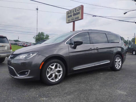 2017 Chrysler Pacifica Touring-L Plus