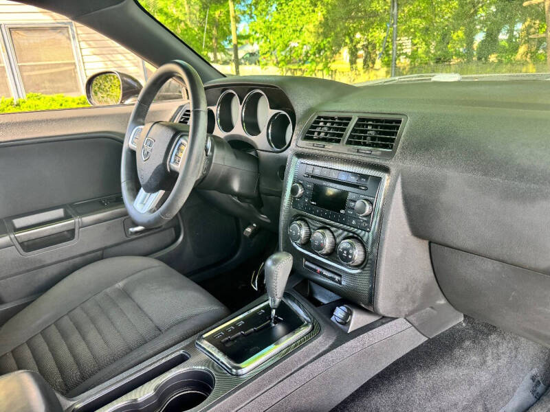 2013 Dodge Challenger SXT