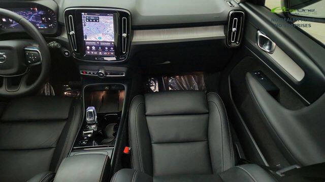 2026 Volvo XC40 B5 Plus