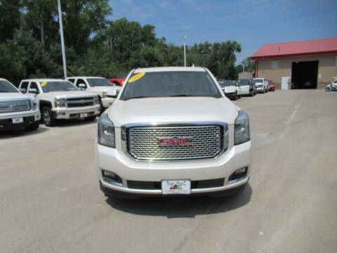 2015 GMC Yukon for sale at Aztec Motors in Des Moines IA