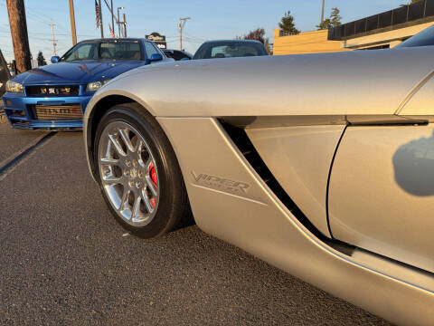 2004 Dodge Viper SRT-10