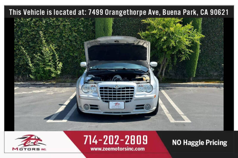 2005 Chrysler 300 SRT-8