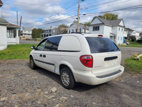 2005 Dodge Grand Caravan for sale at MMM786 Inc in Plains PA