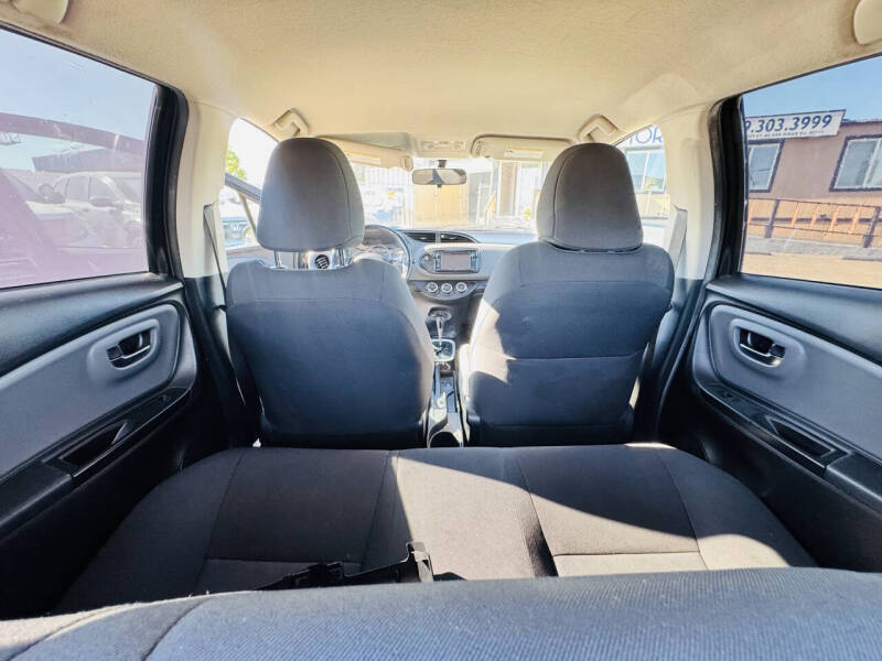 2016 Toyota Yaris 5-Door SE