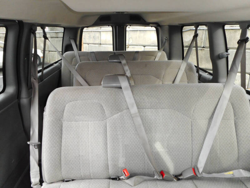 2017 Chevrolet Express LS 2500