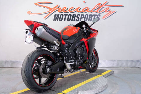 2013 Yamaha YZF-R1