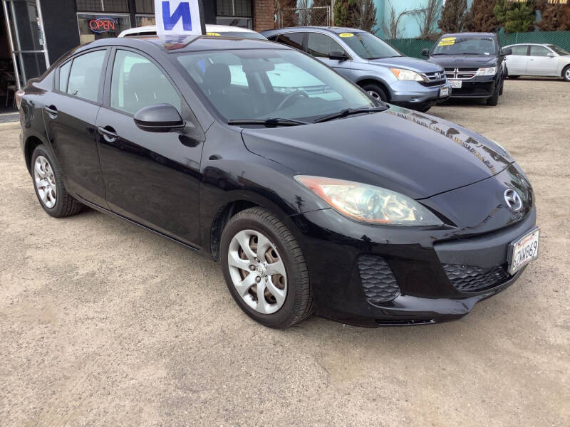 2013 Mazda MAZDA3 i Sport's photo