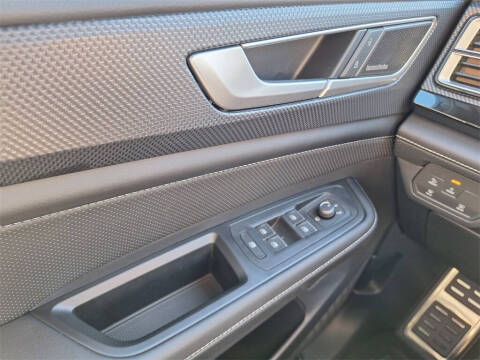 2026 Volkswagen Atlas Cross Sport SEL Premium R-Line 4Motion