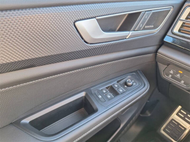 2026 Volkswagen Atlas Cross Sport SEL Premium R-Line 4Motion