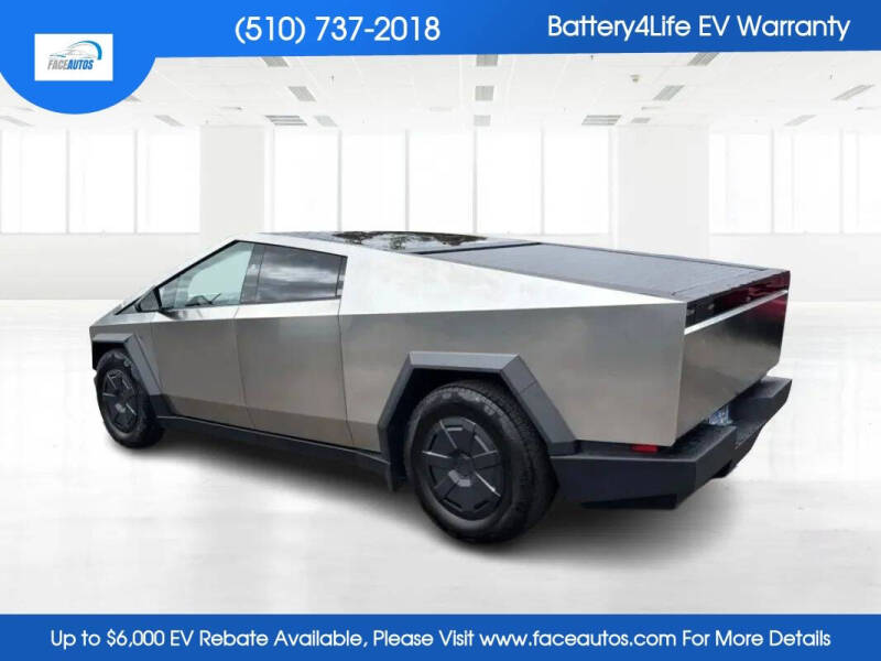 2025 Tesla Cybertruck