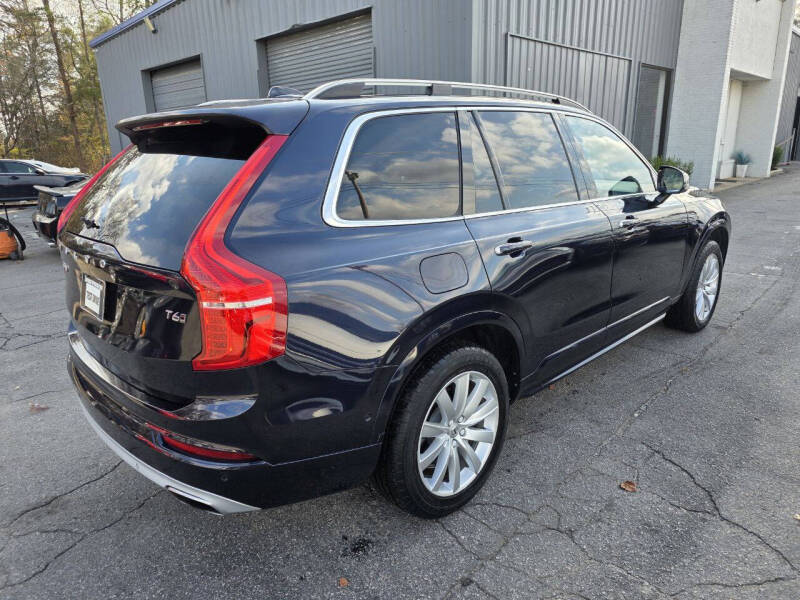 2016 Volvo XC90 T6 Momentum