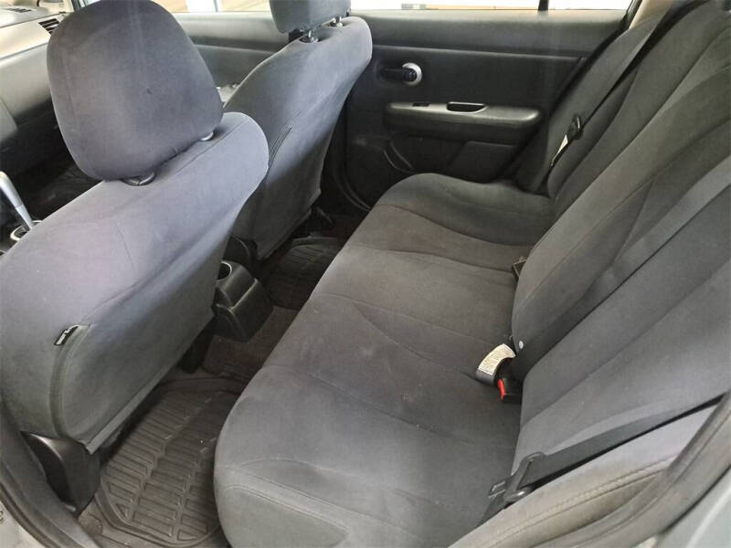 2009 Nissan Versa 1.8 S