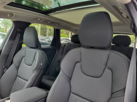 2026 Volvo XC60 B5 Core