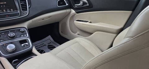 2016 Chrysler 200 C