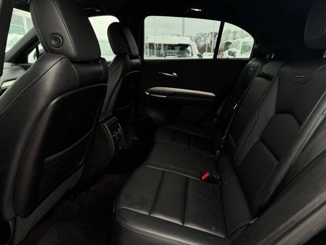 2023 Cadillac XT4 Premium Luxury