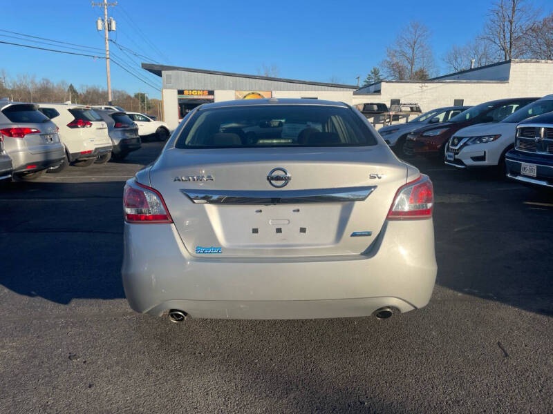 2013 Nissan Altima Sedan SV photo 8