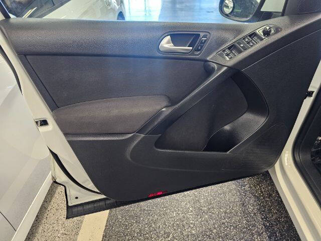 2018 Volkswagen Tiguan Limited 2.0T 4Motion