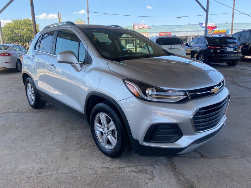 2020 Chevrolet Trax for sale at EAGLE AUTO SALES in Corsicana TX