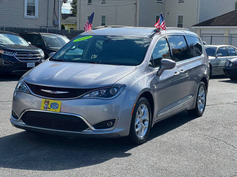 2017 Chrysler Pacifica Touring-L