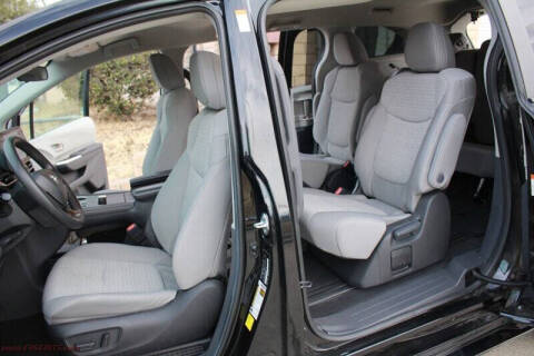 2024 Toyota Sienna LE 8-Passenger