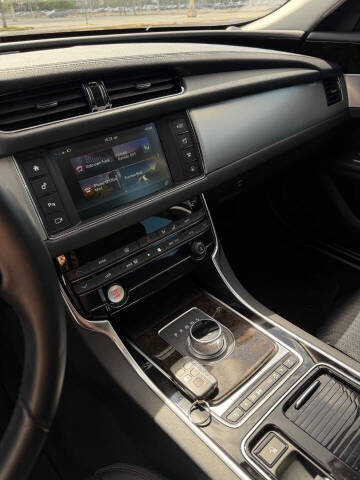 2016 Jaguar XF 35t Prestige