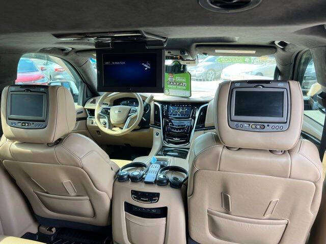 2019 Cadillac Escalade Platinum