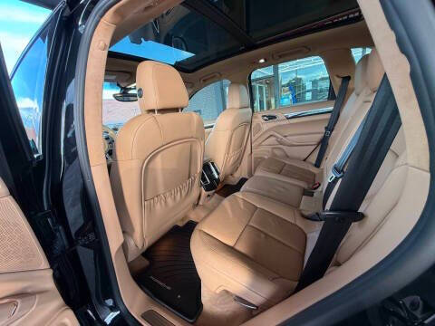 2014 Porsche Cayenne GTS