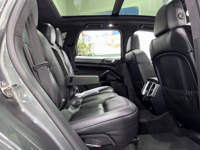 2017 Porsche Cayenne GTS