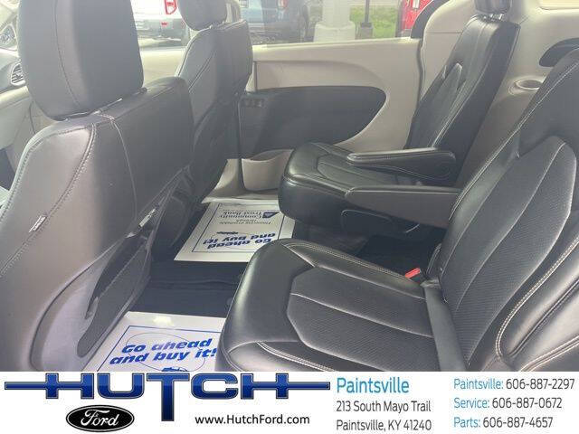 2024 Chrysler Pacifica Touring L