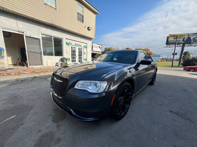 2019 Chrysler 300 for sale at KAISER MOTOR CARS.LLC in Bowling Green, KY