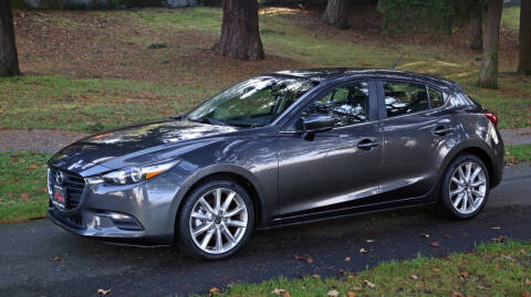 2017 Mazda MAZDA3 Touring