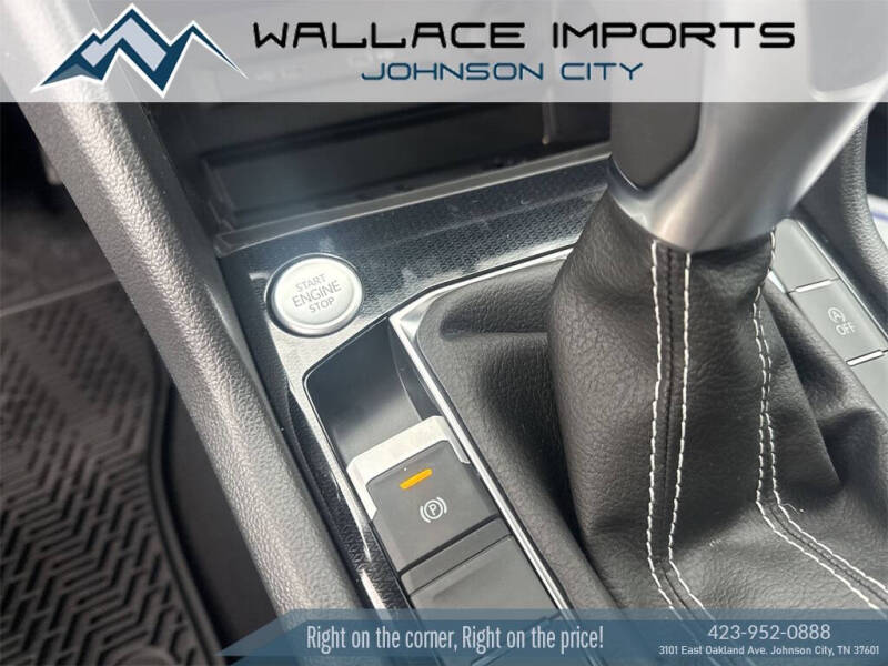 2026 Volkswagen Taos SE Black 4Motion