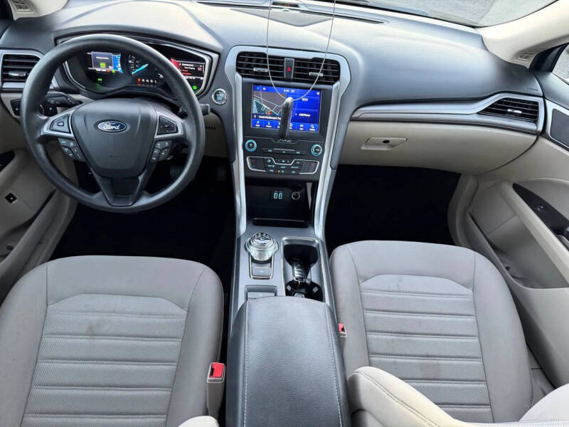 2020 Ford Fusion Hybrid SE