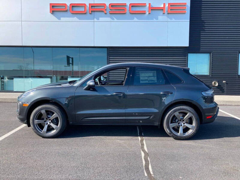 2025 Porsche Macan