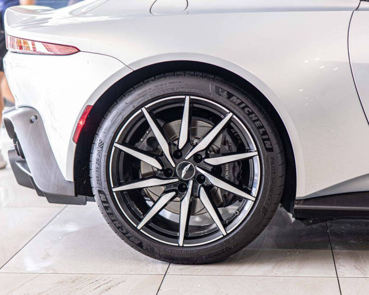 2020 Aston Martin Vantage
