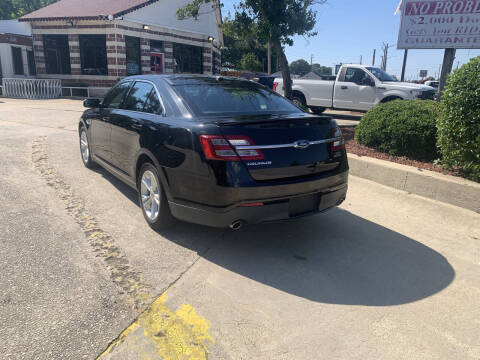 2015 Ford Taurus SEL