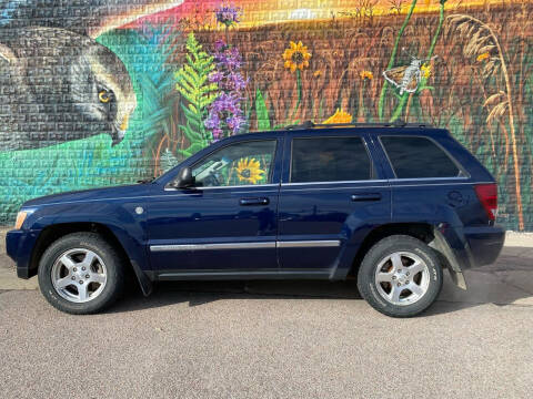 2005 Jeep Grand Cherokee for sale at RIVERSIDE AUTO SALES in Sioux City IA