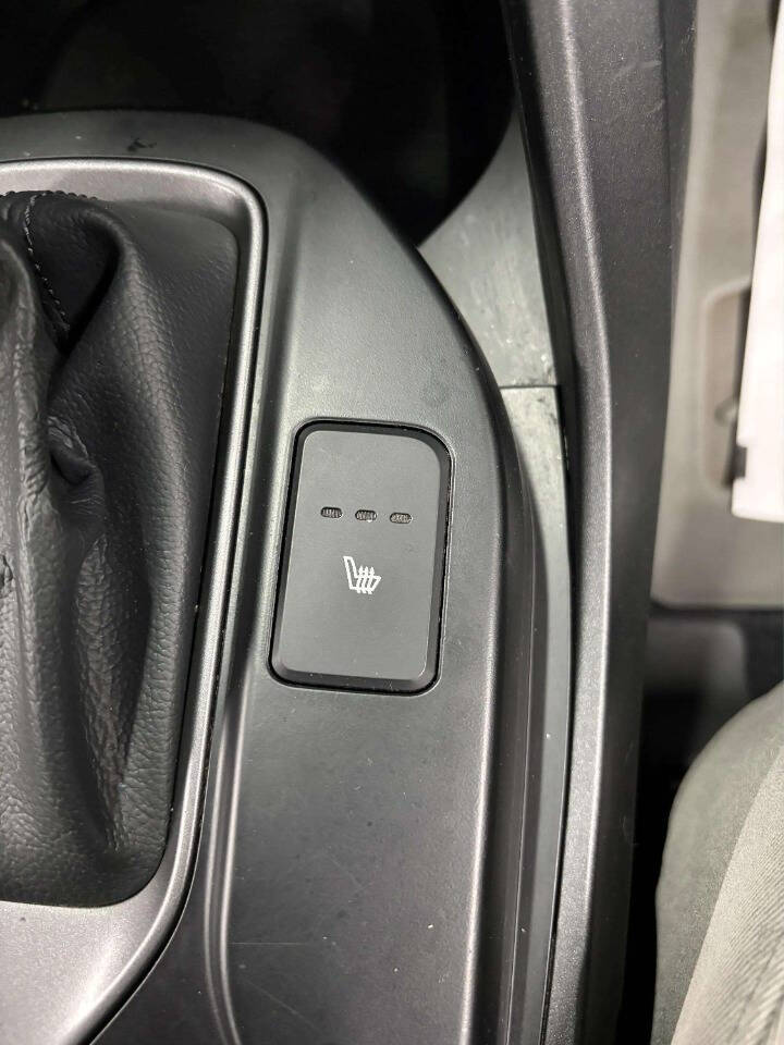 HyundaiSanta Fe Sport35