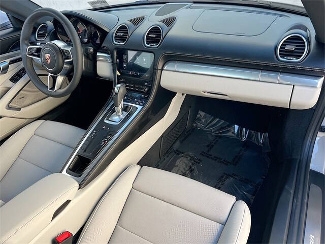 2025 Porsche 718 Cayman Style Edition