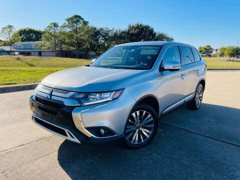 2019 Mitsubishi Outlander for sale at AUTO DIRECT Bellaire in Houston TX