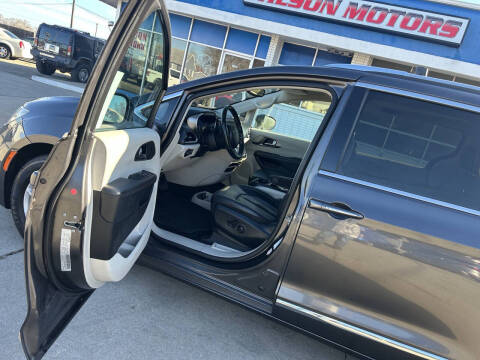 2020 Chrysler Pacifica Touring L