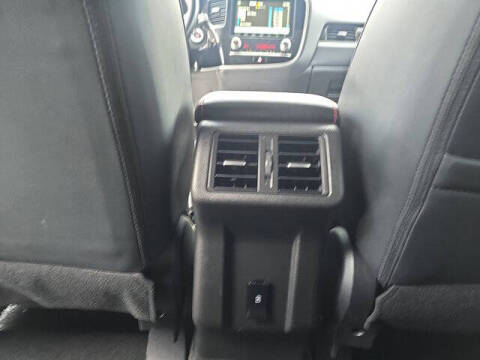 2020 Mitsubishi Outlander LE