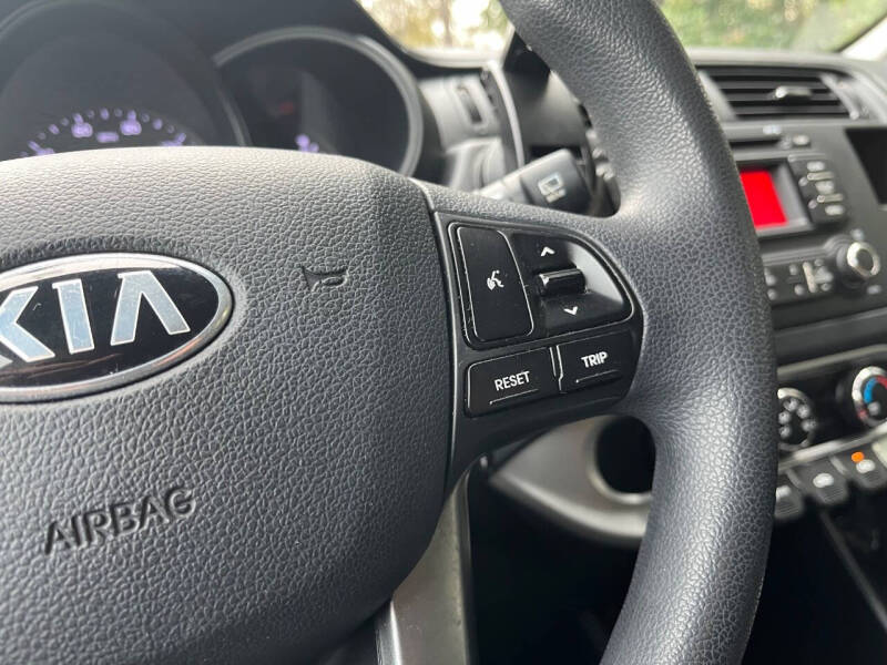 2013 Kia Rio 5-Door LX