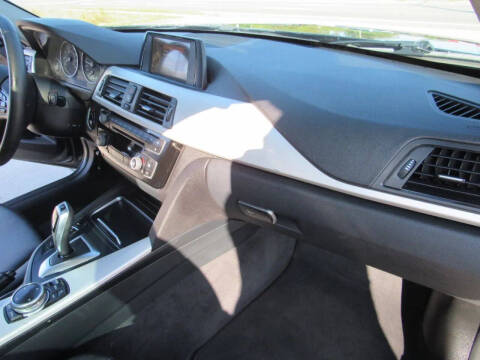 2017 BMW 3 Series 320i xDrive