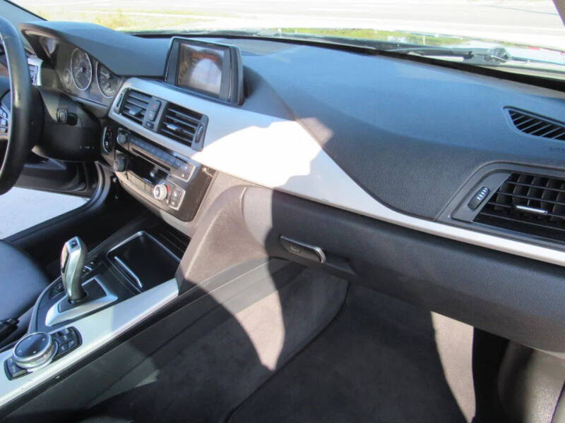 2017 BMW 3 Series 320i xDrive