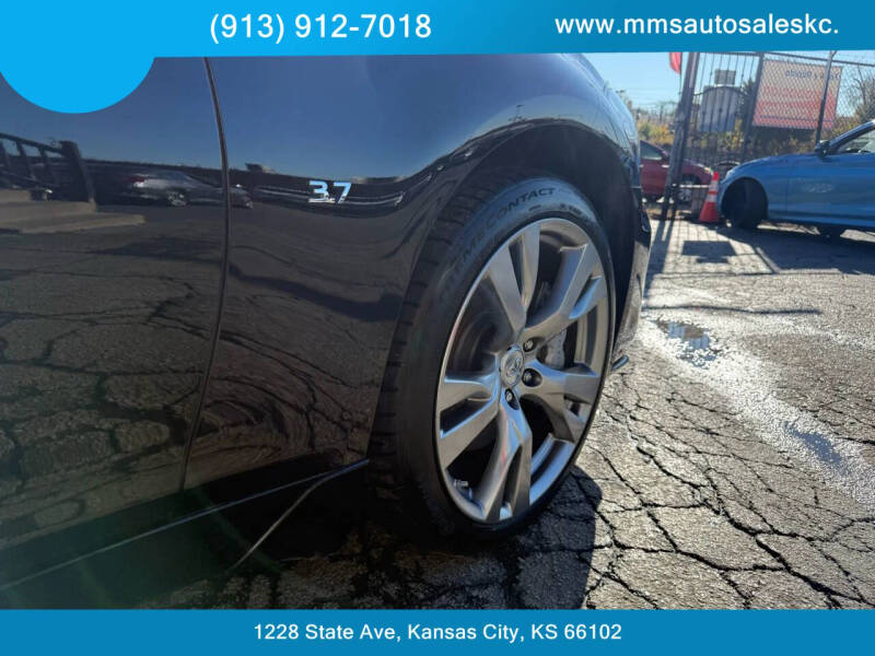 2016 Infiniti Q70 3.7