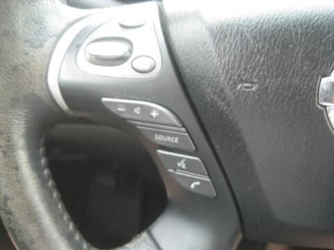 2017 Nissan Pathfinder SV