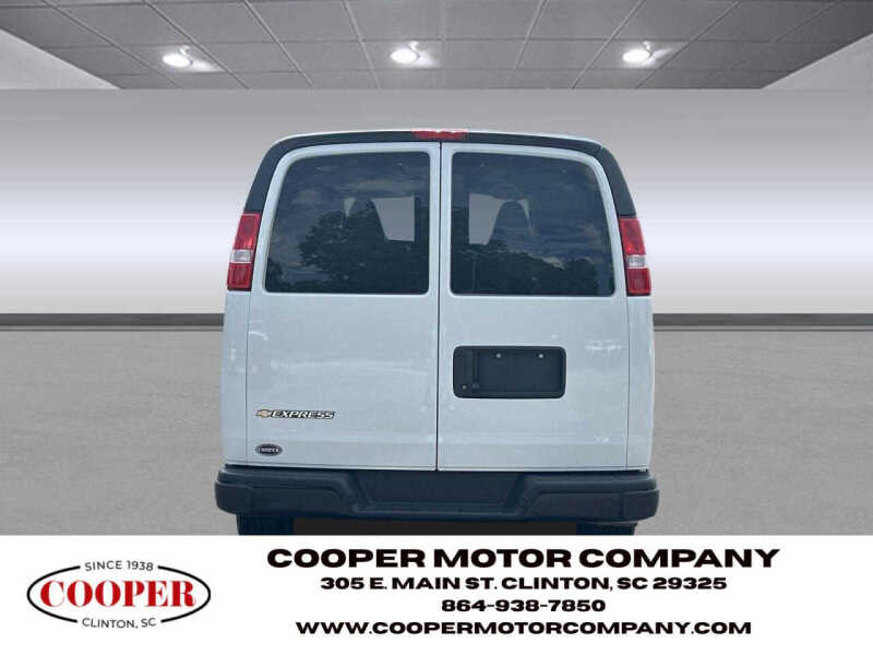 2025 Chevrolet Express LS 3500